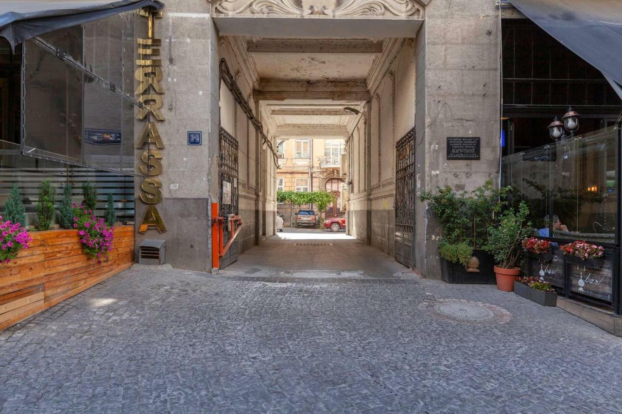 Cozy Studios On Freedom Square Tbilisi Exterior photo